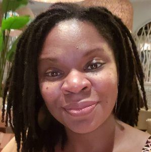 Meet your Posher, Casandra